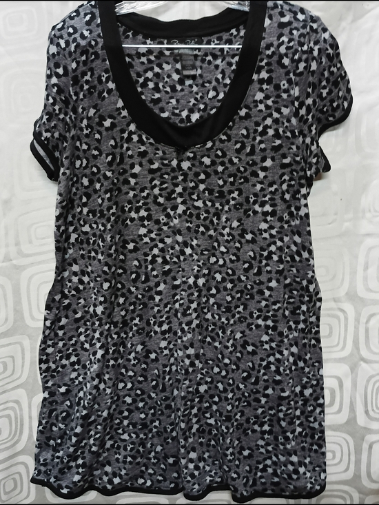Rene Rofe Other - Rene Rofe Black & Gray Leopard Scoop Neck Sleep Top